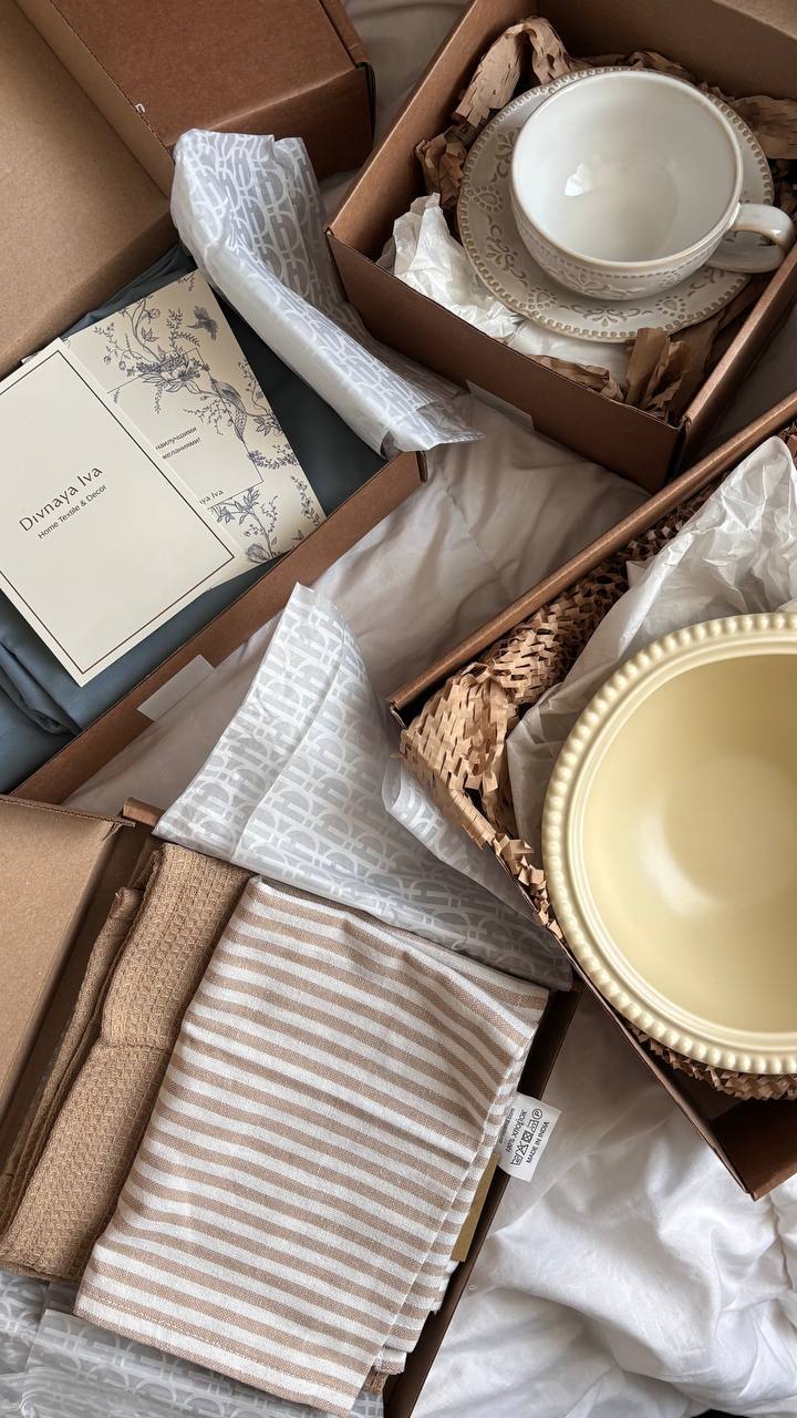 Анна (@LIFEWITHANYA)